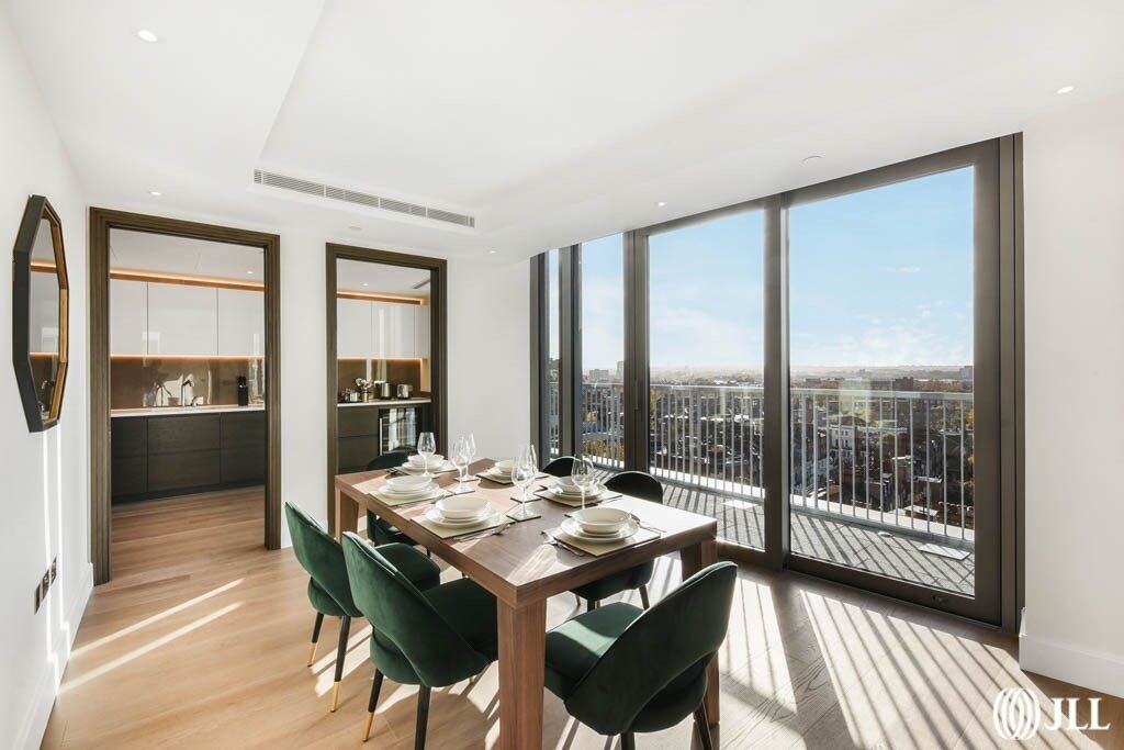 Property photo 2 of 30 Sherrin House