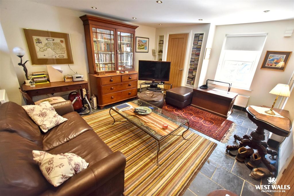 Property photo 2 of 14 11 (7).Jpg