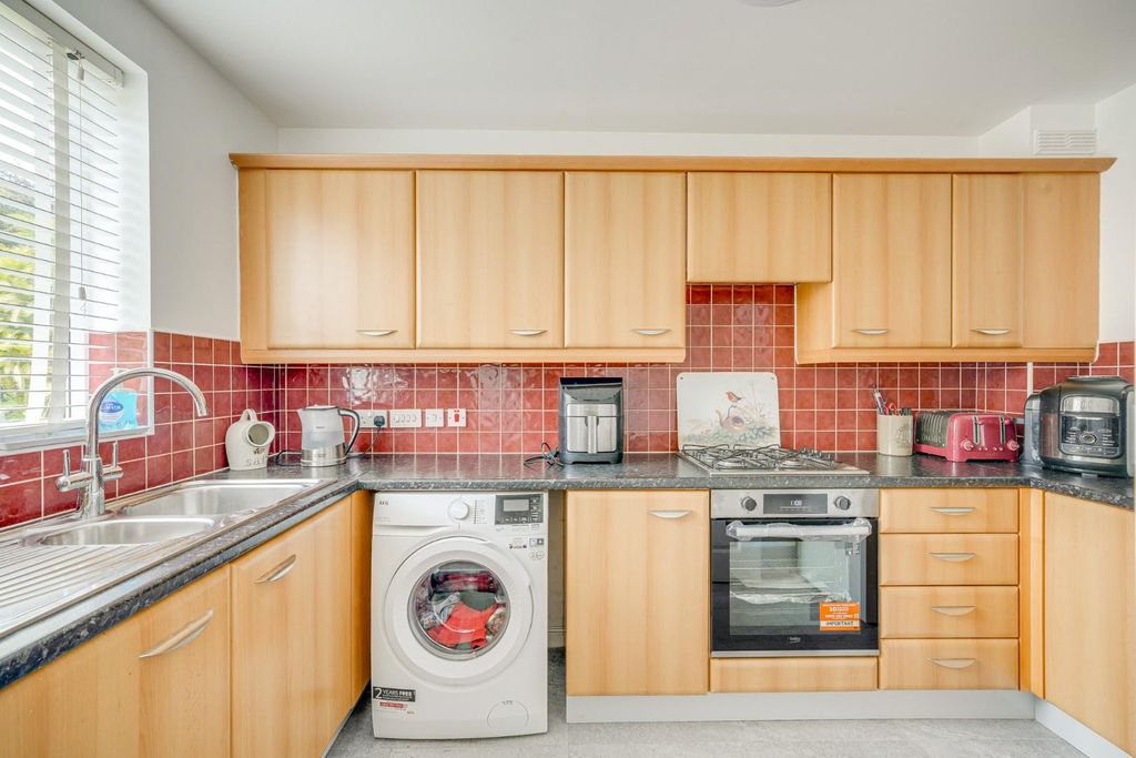 Property photo 3 of 16