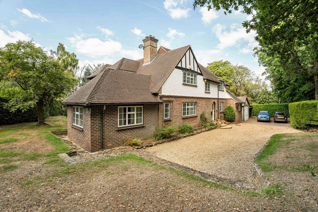 Property photo 2 of 34