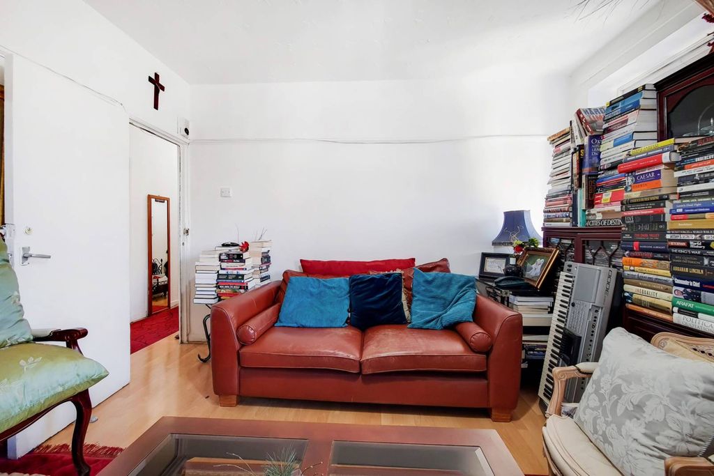 Property photo 1 of 9
