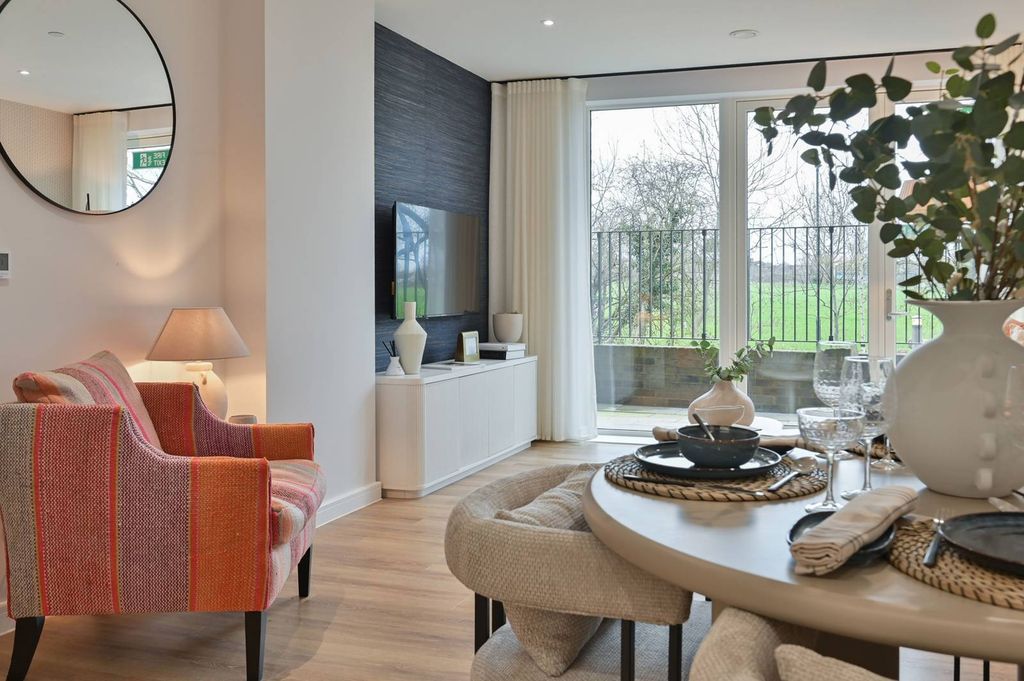 Property photo 3 of 37