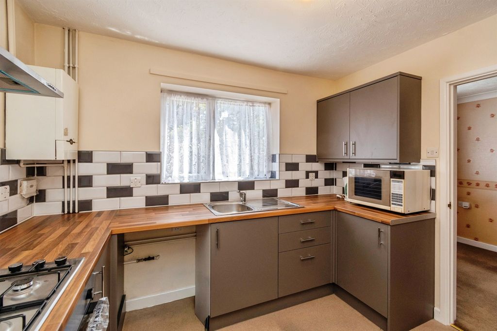Property photo 3 of 14