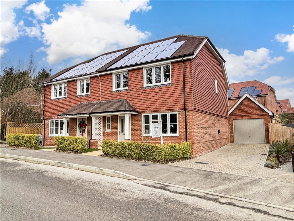 Property photo 1 of 10 Front