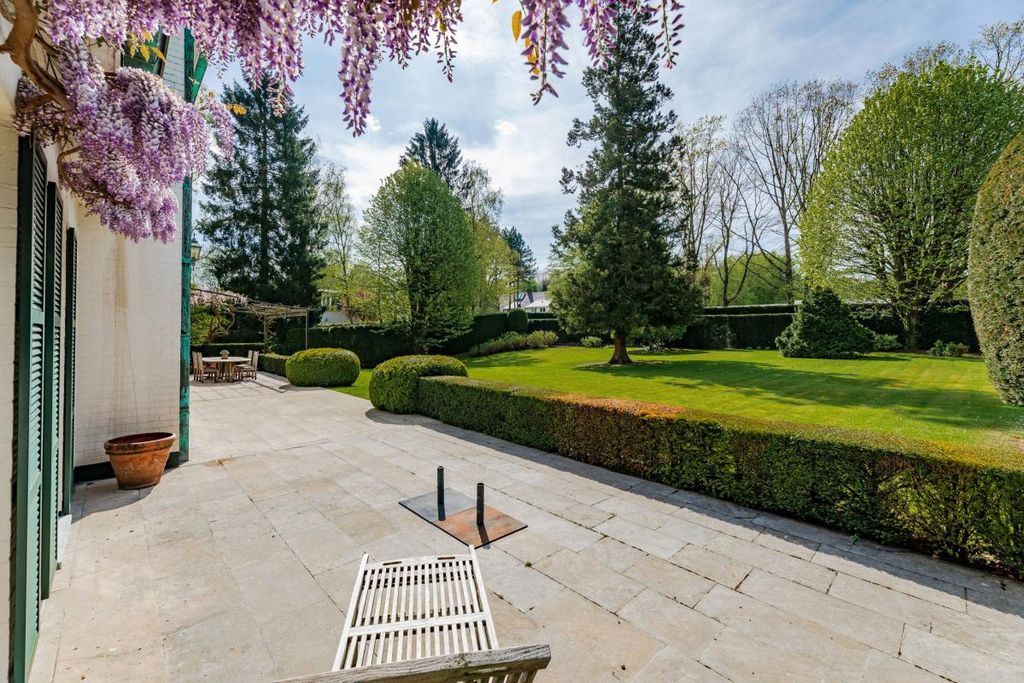 Property photo 2 of 22