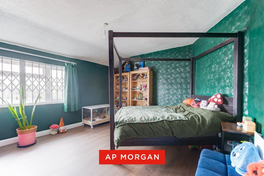 Property photo 3 of 15 Picture No. 02