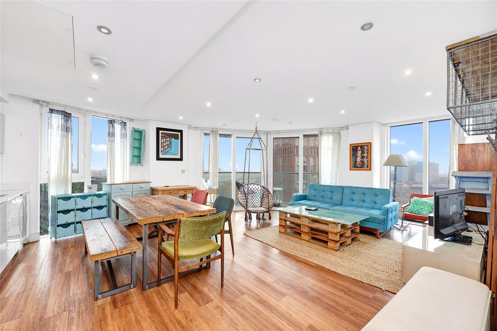 Property photo 1 of 20 Picture No. 03