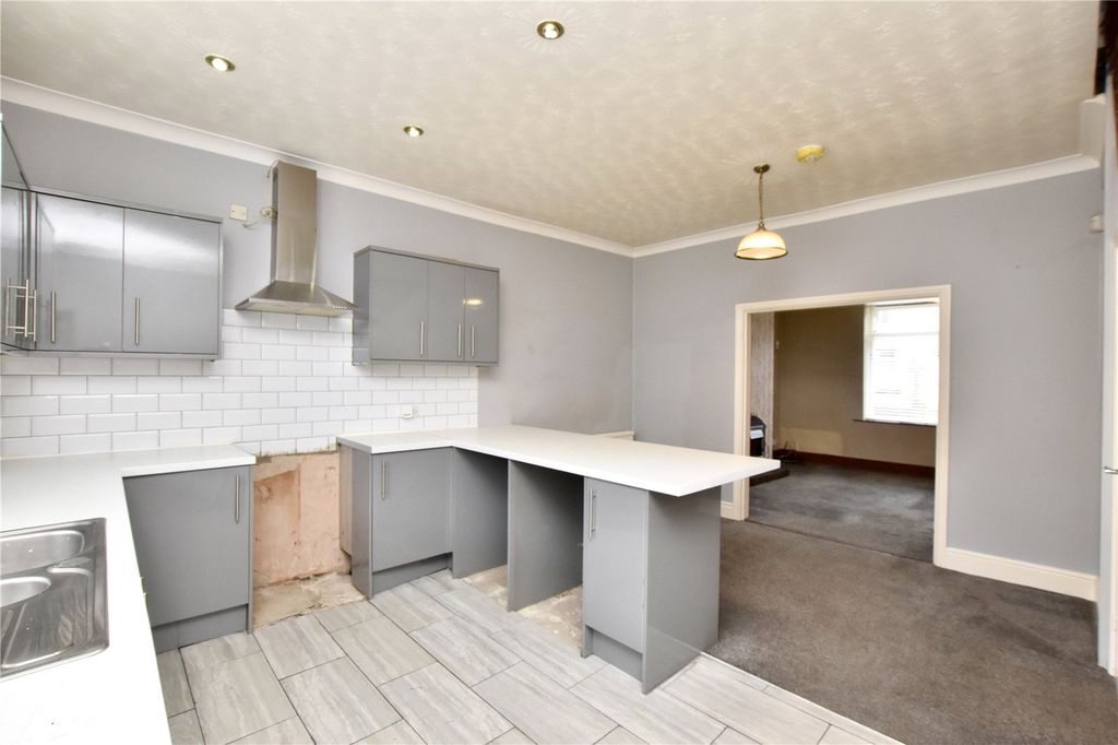 Property photo 3 of 11 Kitchen Diner