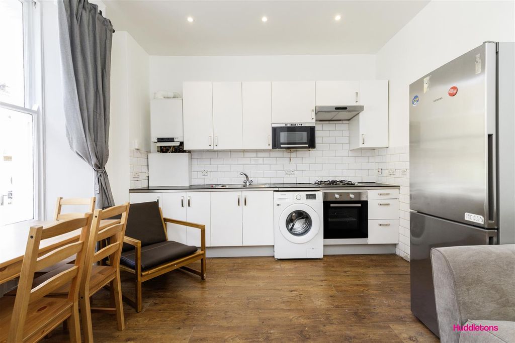 Property photo 3 of 13 91A, Prince Of Wales Road -4.Jpg