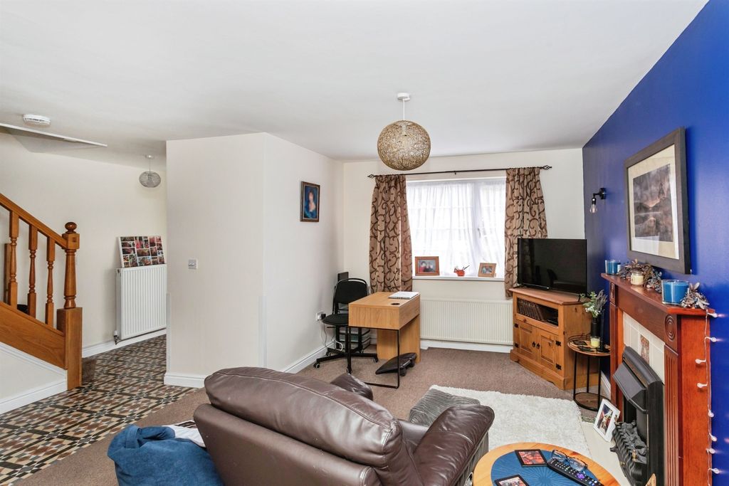 Property photo 3 of 17