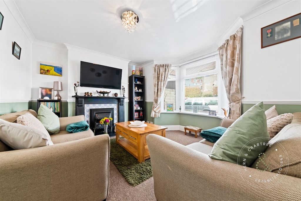 Property photo 2 of 27 Fairwater-Grove-East-12.Jpg