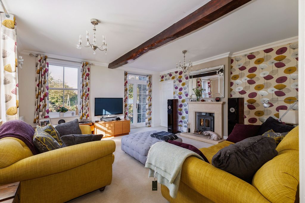 Property photo 2 of 24