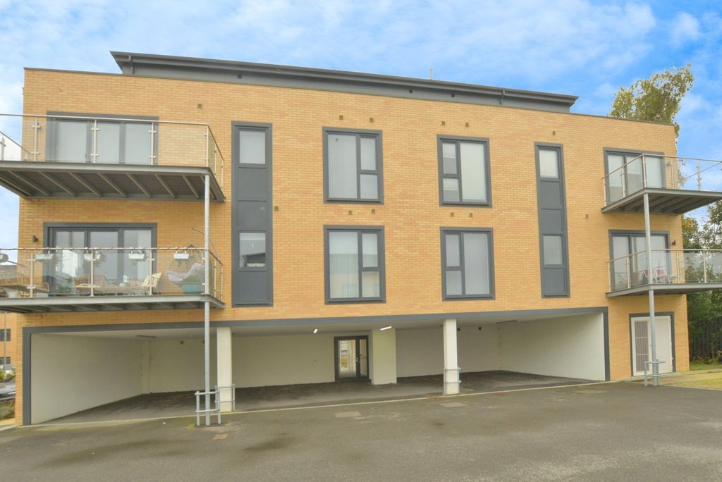 Property photo 2 of 14 Photo