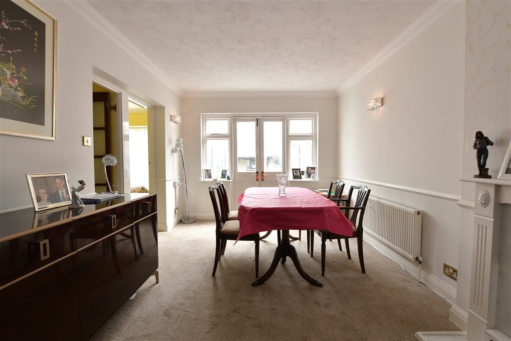 Property photo 3 of 8 Lounge/ Dining Room