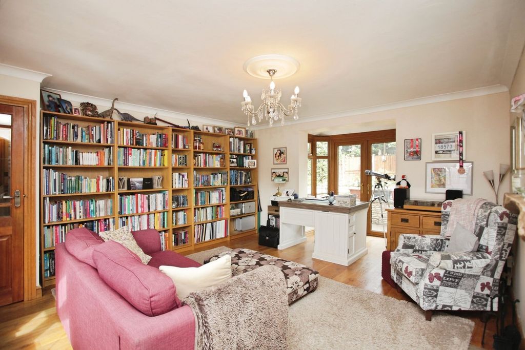 Property photo 2 of 34
