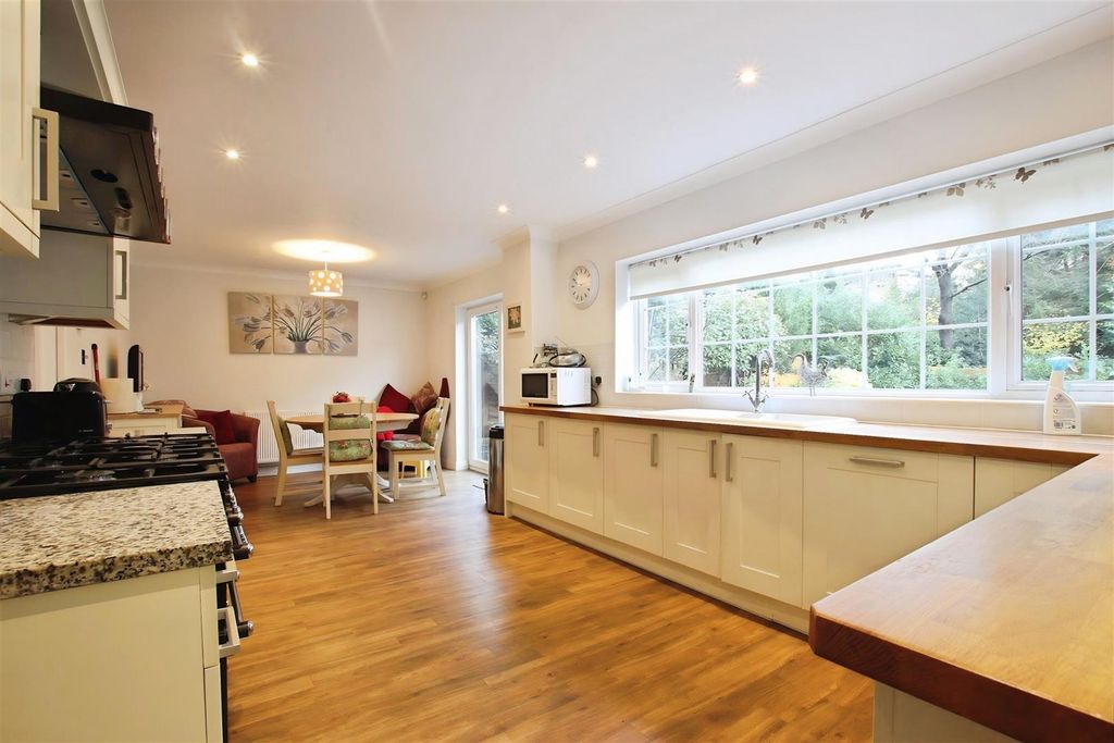 Property photo 3 of 14 F1532B6d-4.Jpg