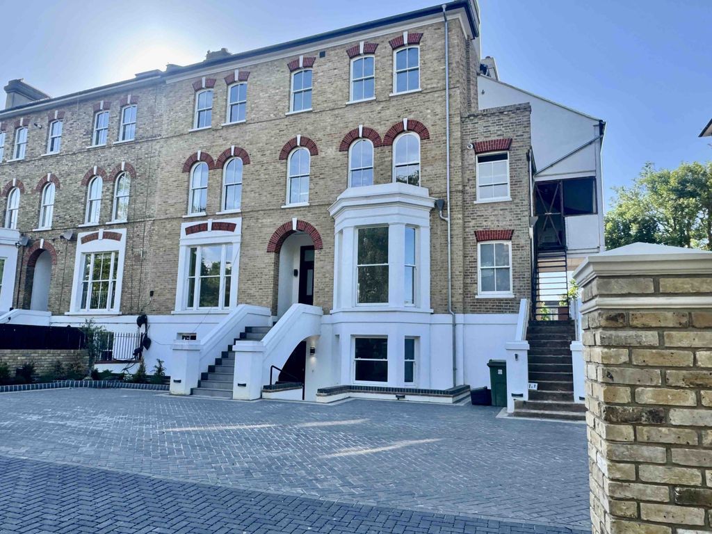 Property photo 2 of 14 Gallery