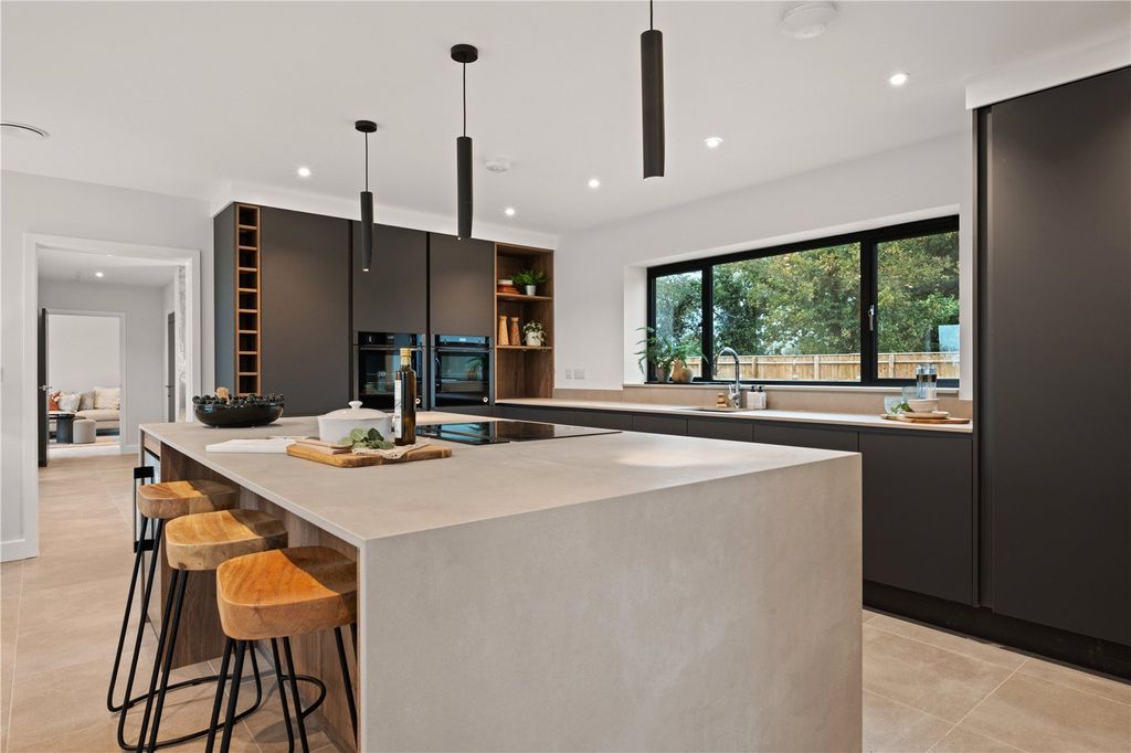 Property photo 2 of 25 Picture No. 48