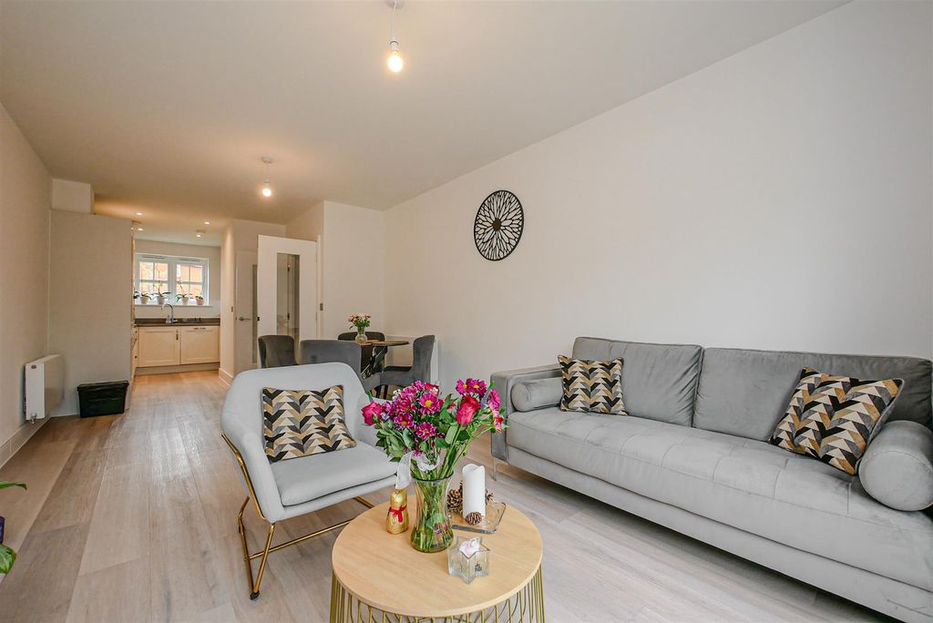 Property photo 2 of 11 Kitchen/Living Room