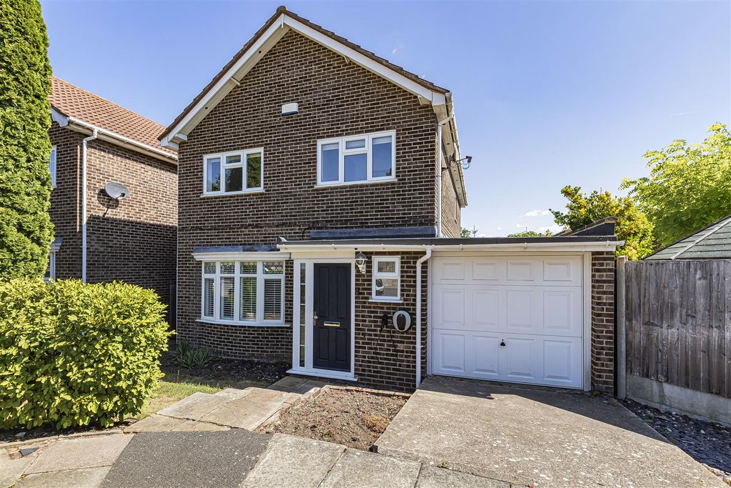 Property photo 1 of 18