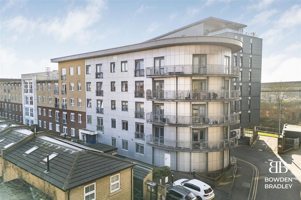 Property photo 1 of 13 Front