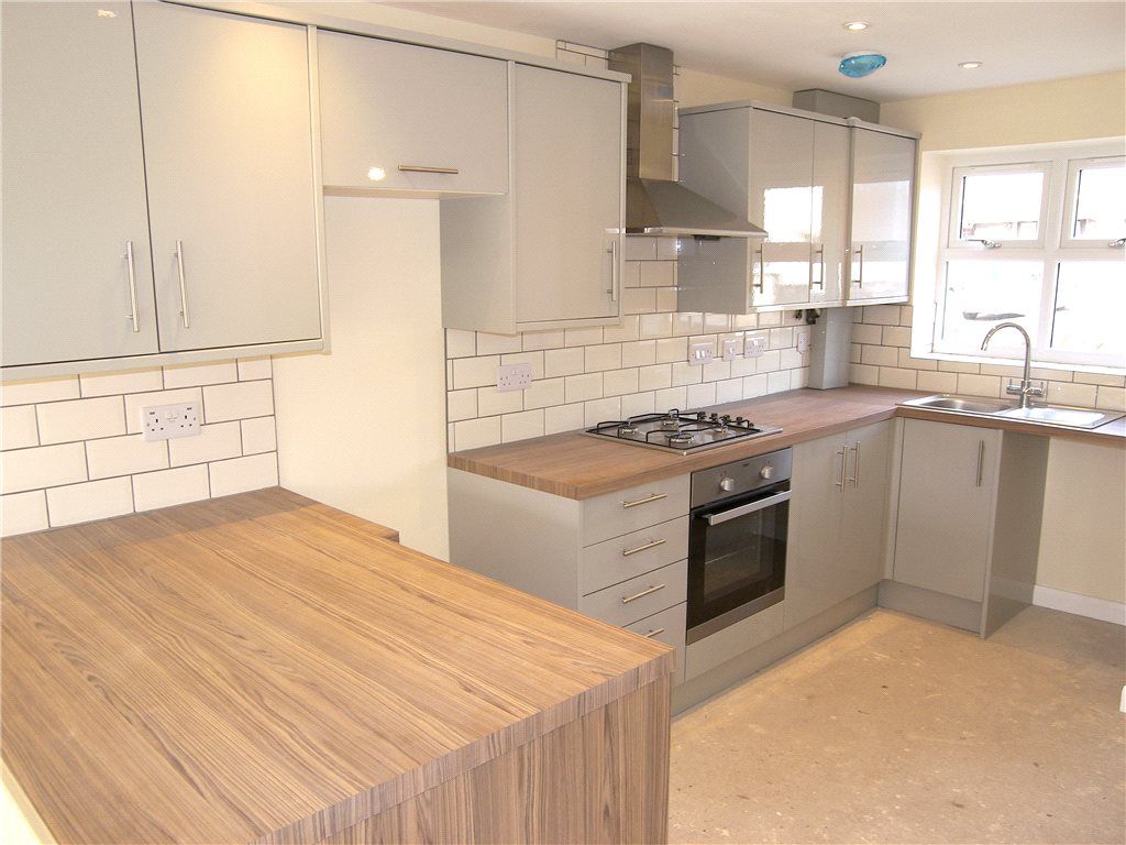 Property photo 2 of 6 Kitchen