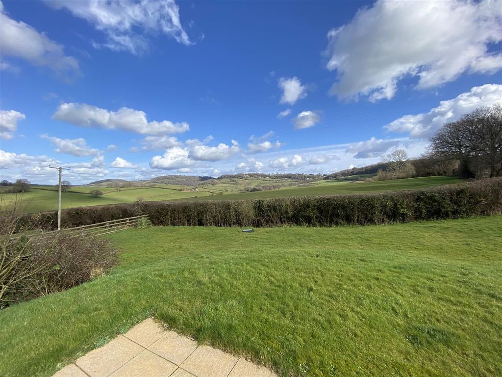 Property photo 2 of 41 Garden