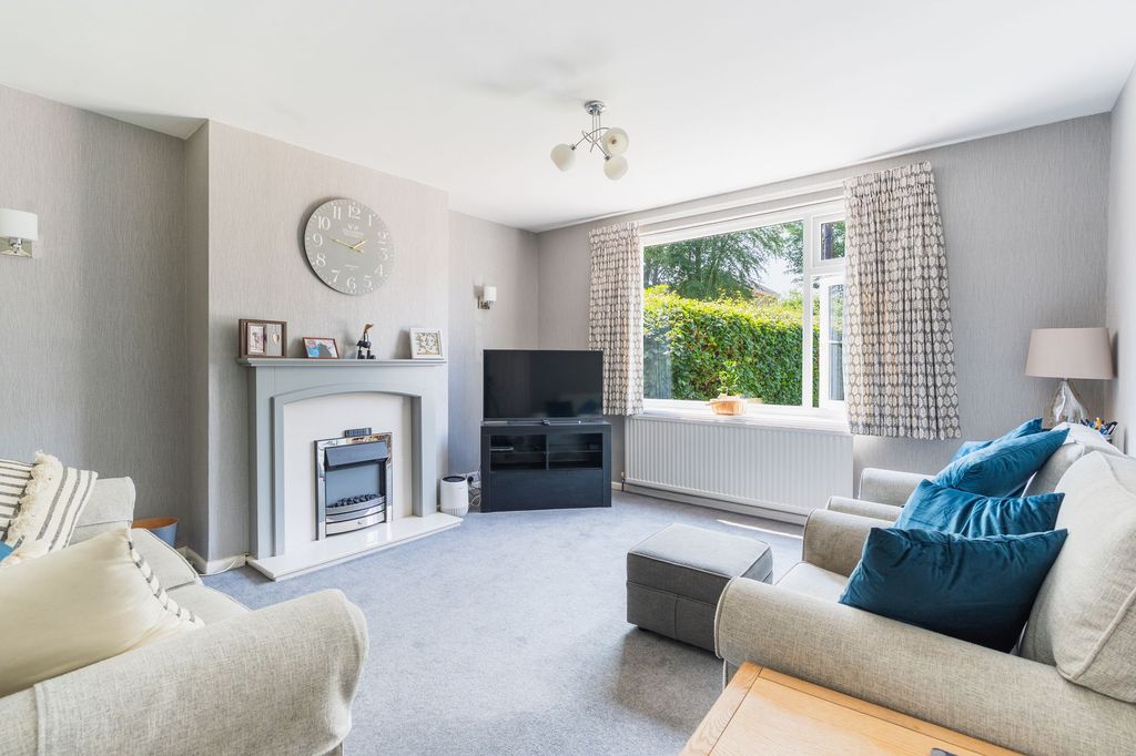 Property photo 2 of 32