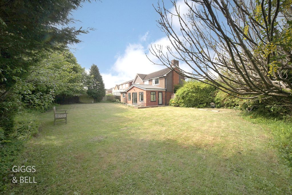 Property photo 2 of 25 3253622