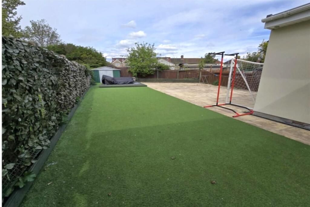 Property photo 1 of 20 3 Bed House For Sale