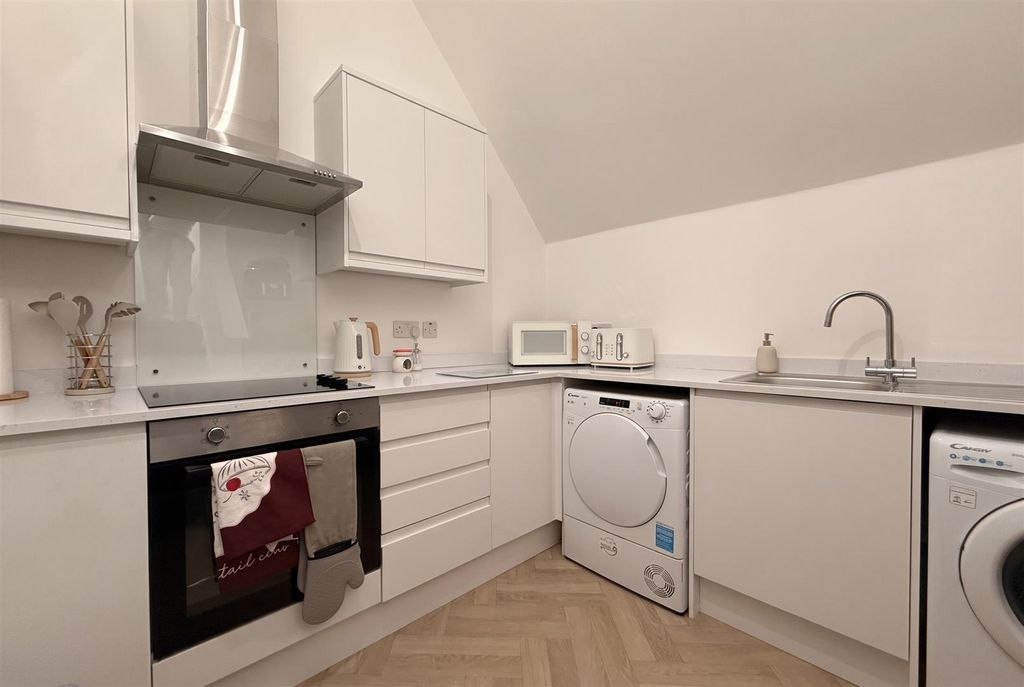 Property photo 2 of 8 Kitchen.Jpg