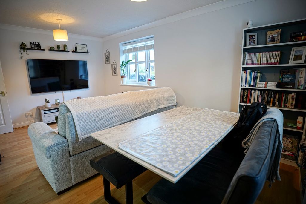 Property photo 3 of 12