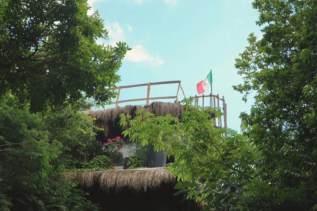 Property photo 2 of 51