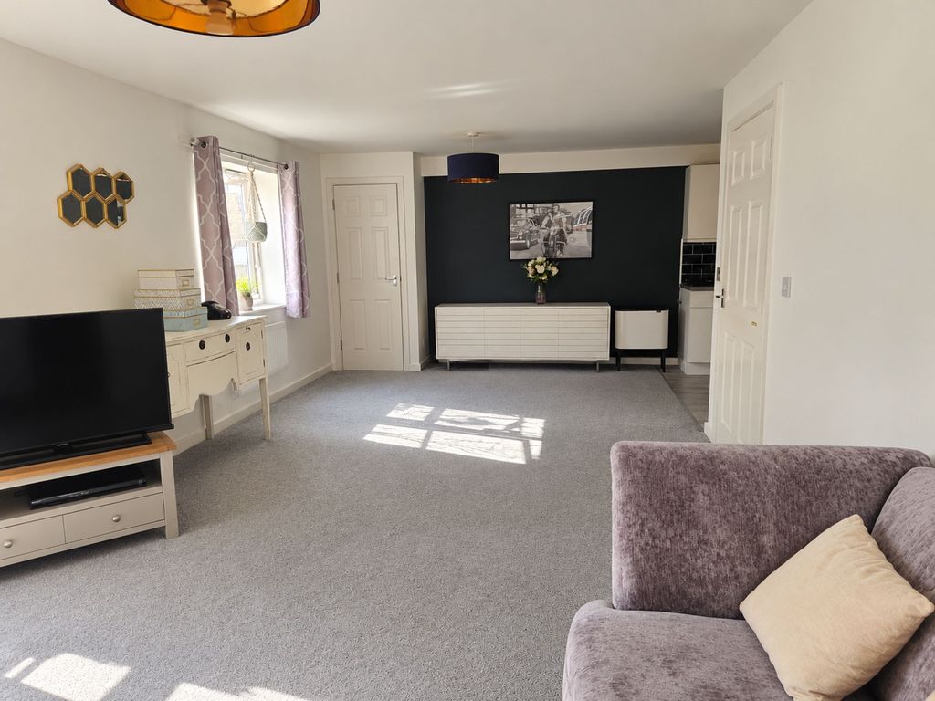 Property photo 3 of 7