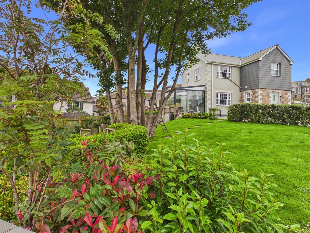 Property photo 1 of 17 Main Elevation/Garden