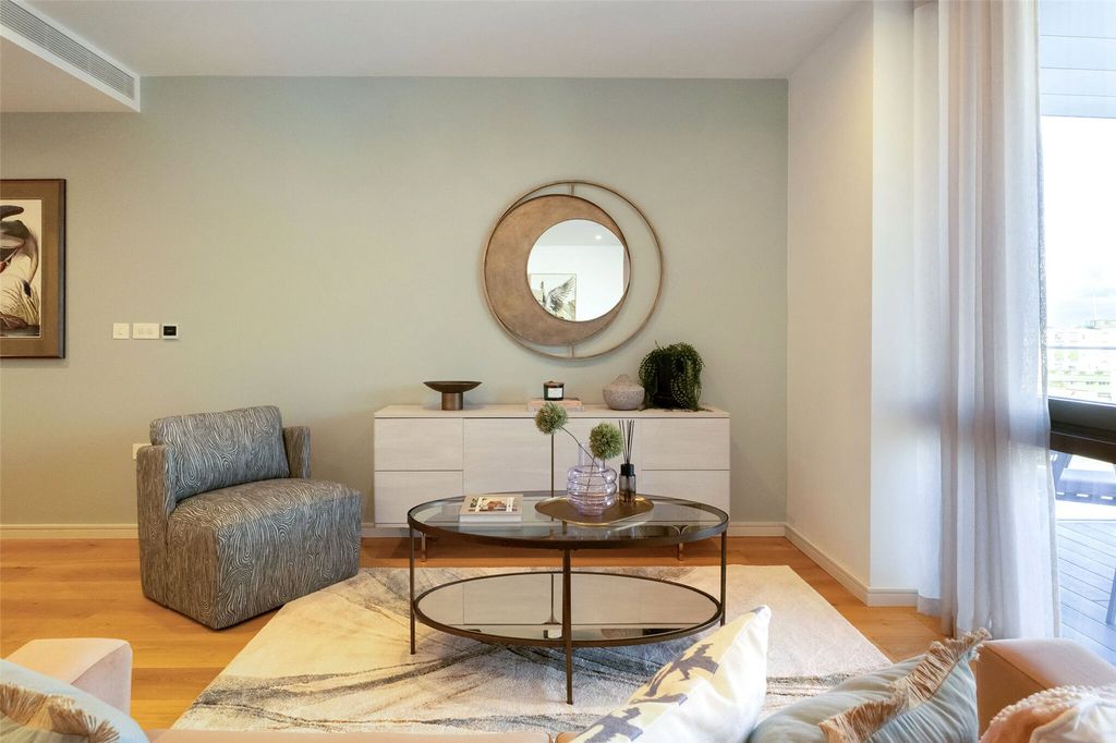 Property photo 3 of 34 Living/Kitchen