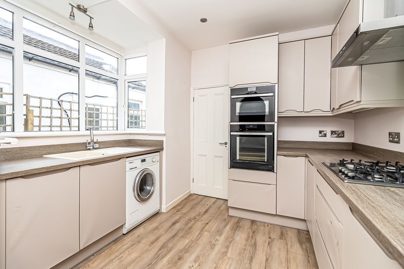 Property photo 2 of 12 .