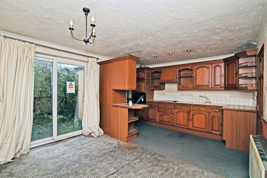 Property photo 2 of 15 Photo