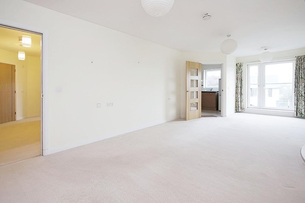 Property photo 2 of 25 Living Rm 48Lce.Jpg