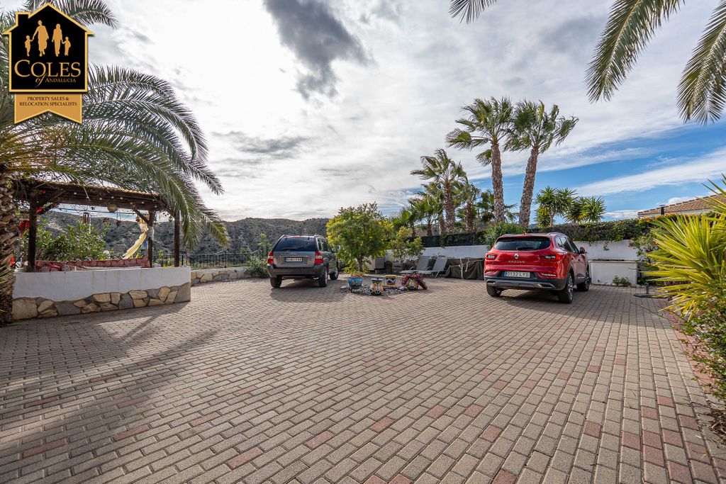 Property photo 2 of 30