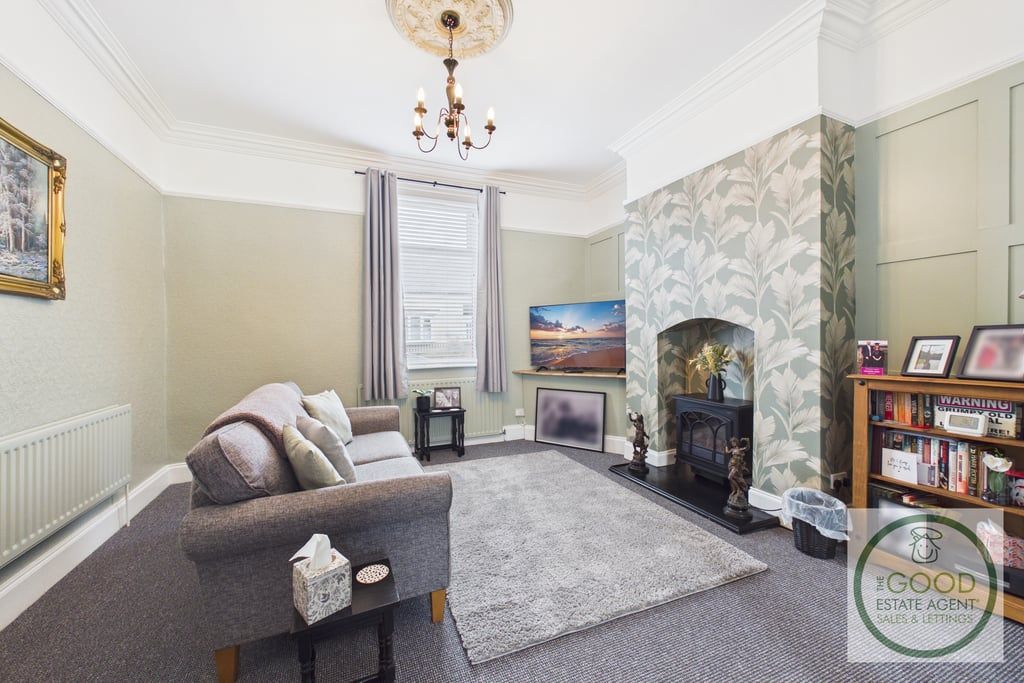 Property photo 3 of 17