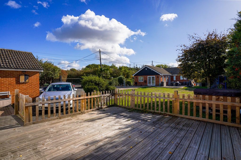 Property photo 2 of 39