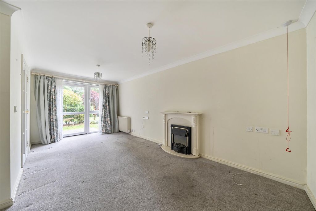 Property photo 2 of 14 Sitting Room