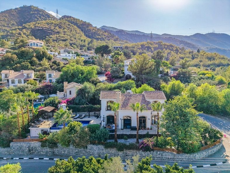 Property photo 1 of 42