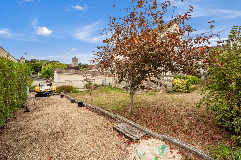 Property photo 3 of 19 Gallery