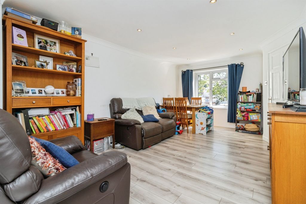 Property photo 3 of 17