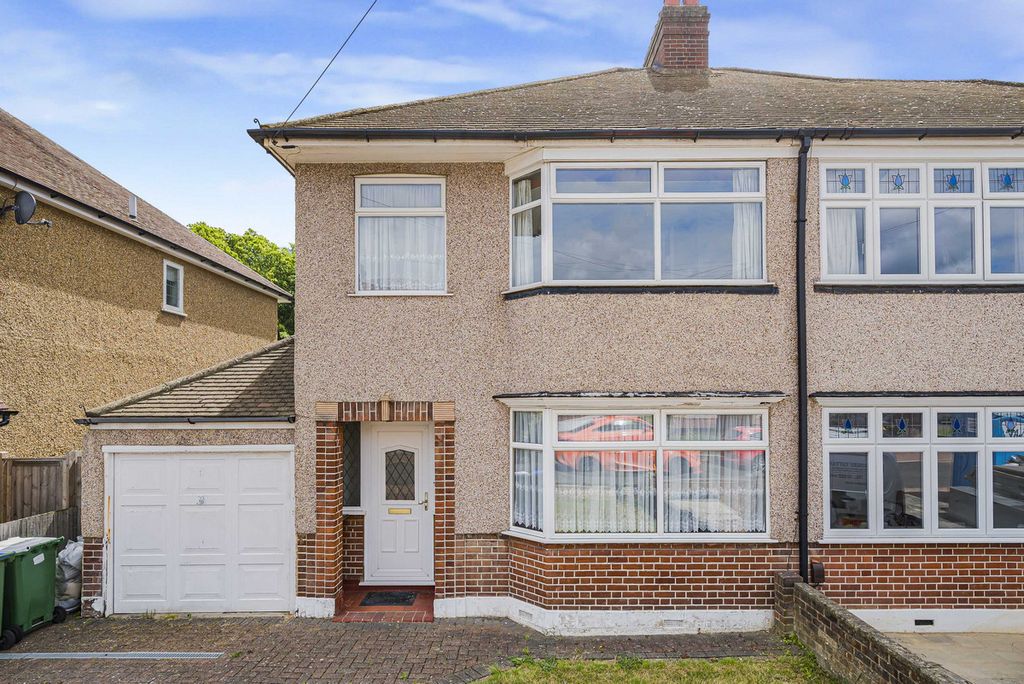 Property photo 1 of 28