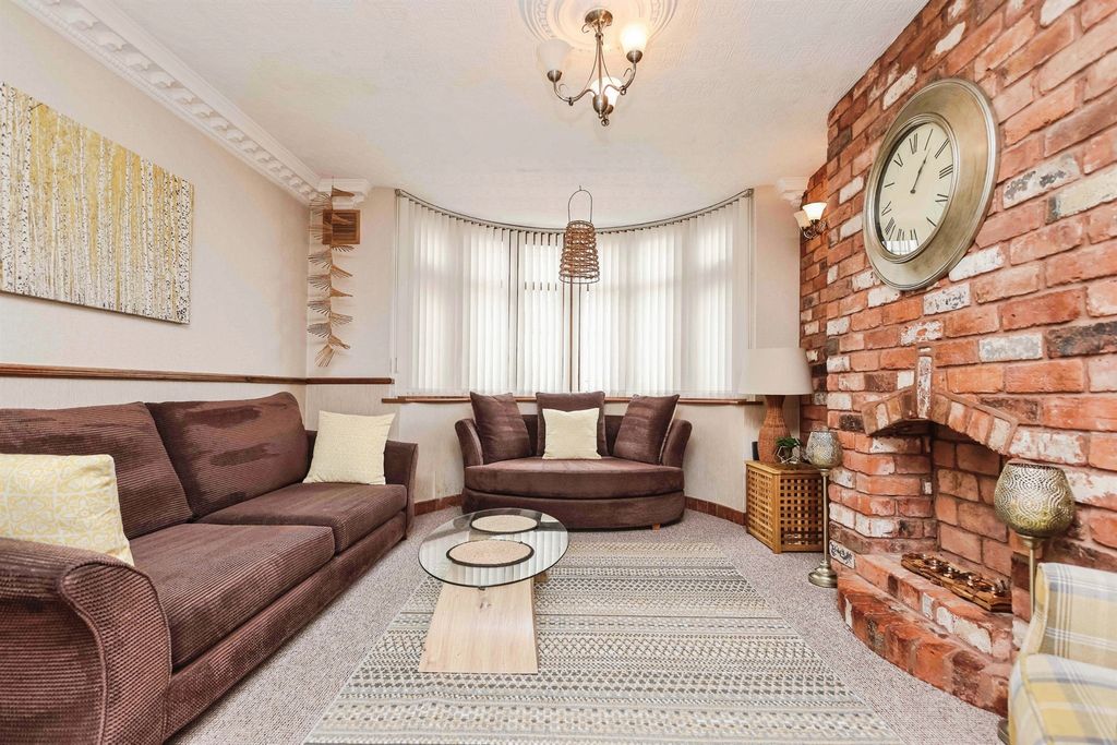 Property photo 3 of 17