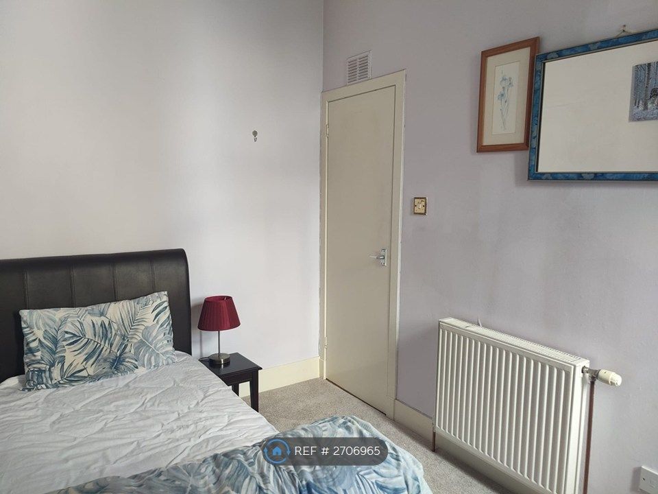 Property photo 3 of 9 Bedroom-1