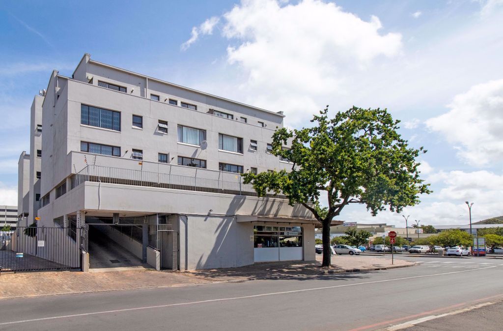 Property photo 2 of 22 St1720801